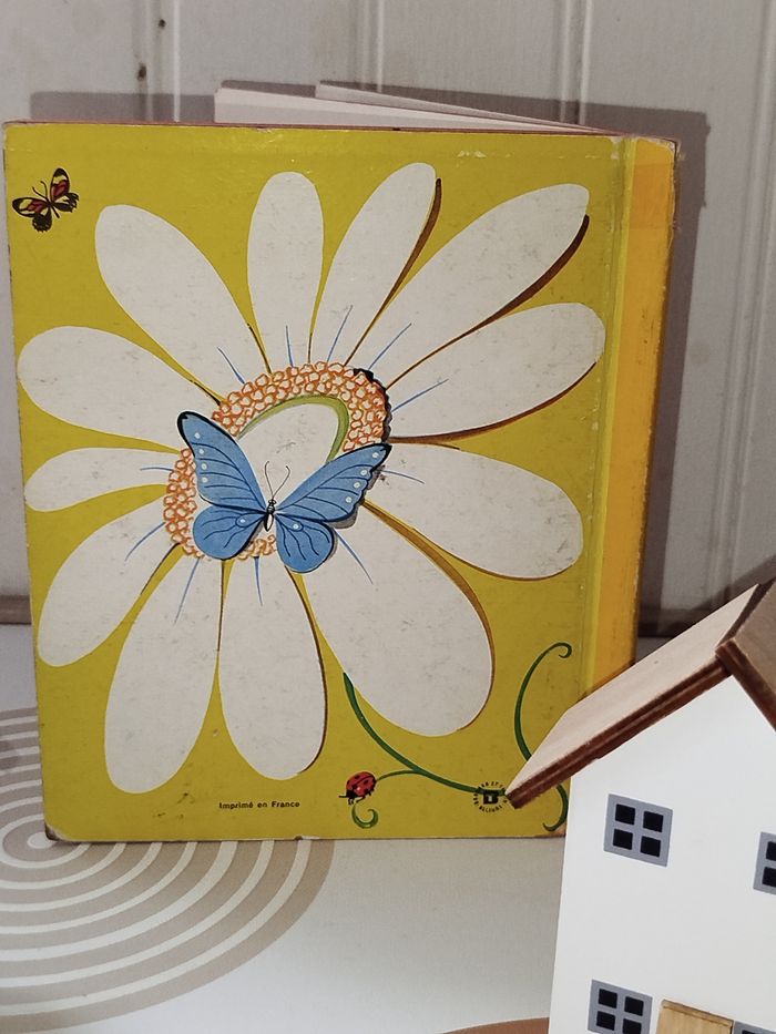 📚 Vintage Hachette Les albums Roses Catherine au jardin - photo numéro 4