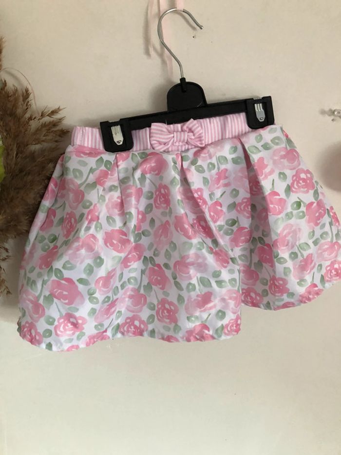 Jupe fleurie - photo numéro 2