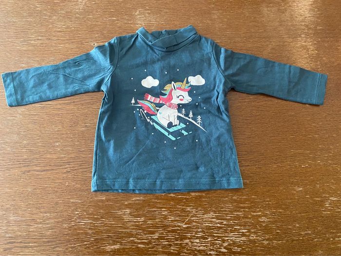 T-shirt col roulé vert licorne