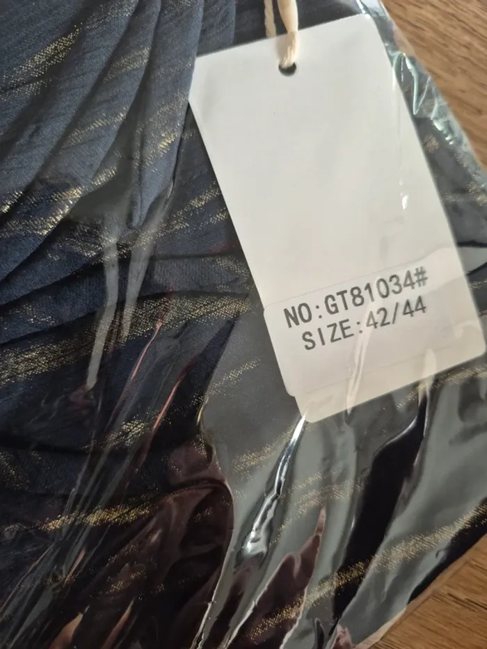 Robe Marine et Dorée Femme Manches Courtes Taille 42/44 - photo numéro 3