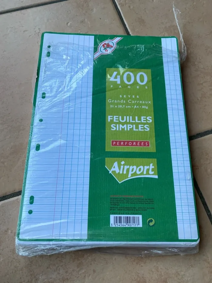 Feuilles simples perforées