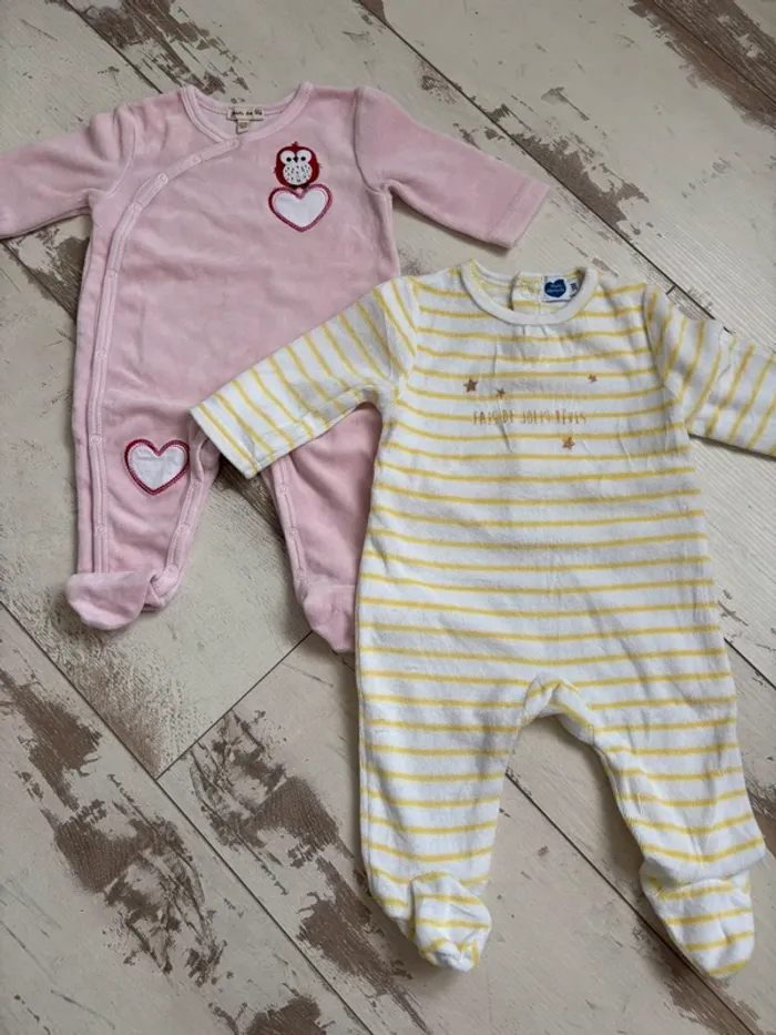 Lot 2 pyjamas velours 3 mois - photo numéro 2