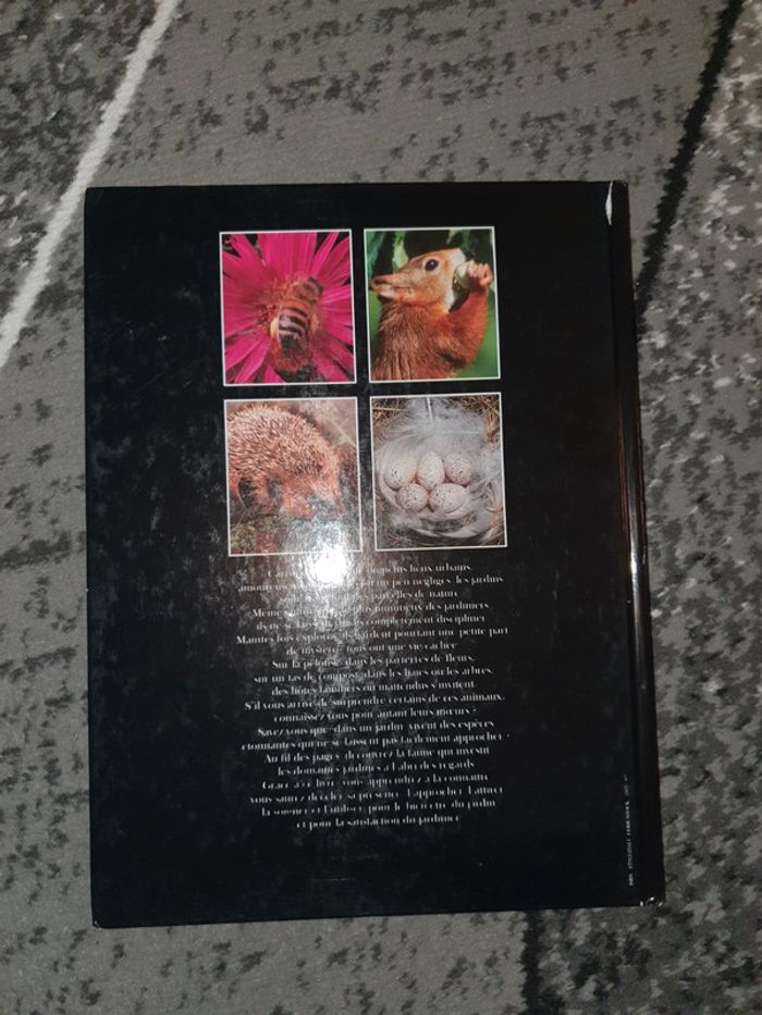 Livre "La vie cachée des jardins" - photo numéro 2