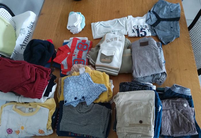 Lot de 45 vêtements et accessoires garçon 12 mois