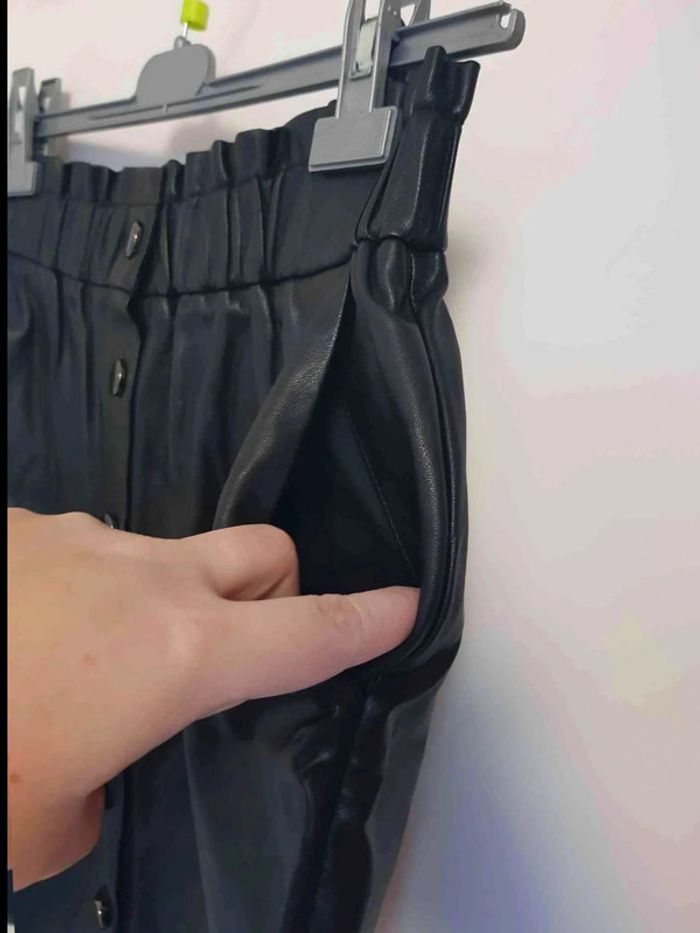 Jupe  simili  Promod taille  40 42 - photo numéro 3