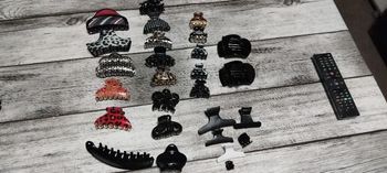 LOT  DE 27 pinces neuves