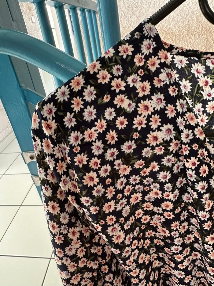 robe portefeuille Taille 36 manches longues Betty London fleuri tons bleu foncé NEUVE - photo numéro 7