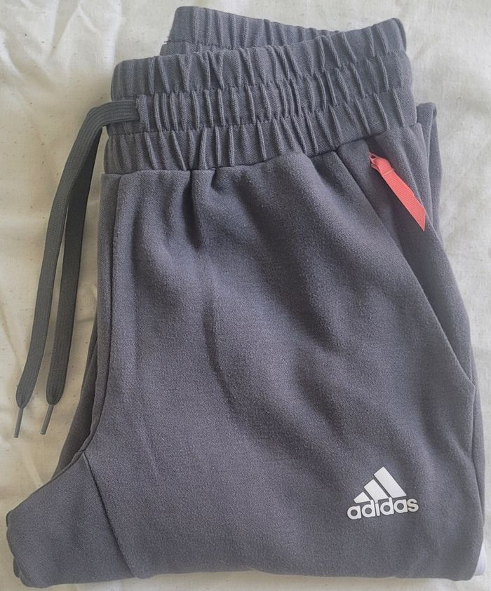Bas de survêtement adidas gris - photo numéro 4