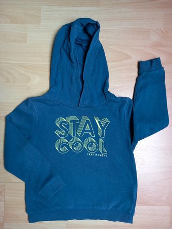 Pull à capuche Kiabi TBE 6 ans