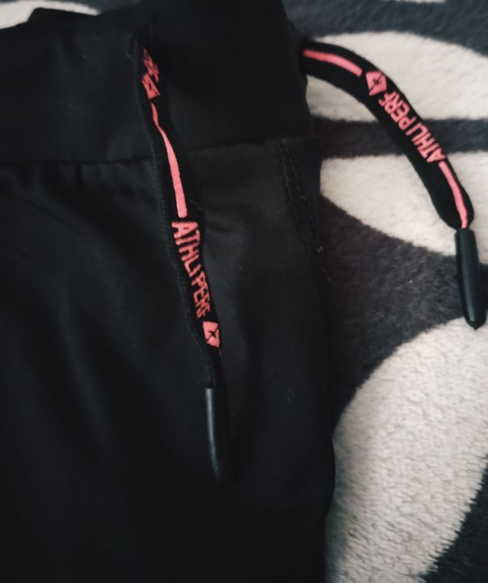 Leeging/pantalon de sport noir "Décathlon" en très bon état - photo numéro 4