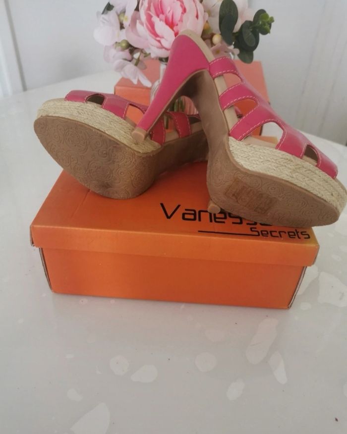 🤍🩷Jolie Paires De Sandales Les Secrets De Vanessa 🤍🩷 - photo numéro 2