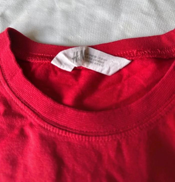 T-shirt. A manches courtes. Enfant. Garçon. Rouge. - photo numéro 4