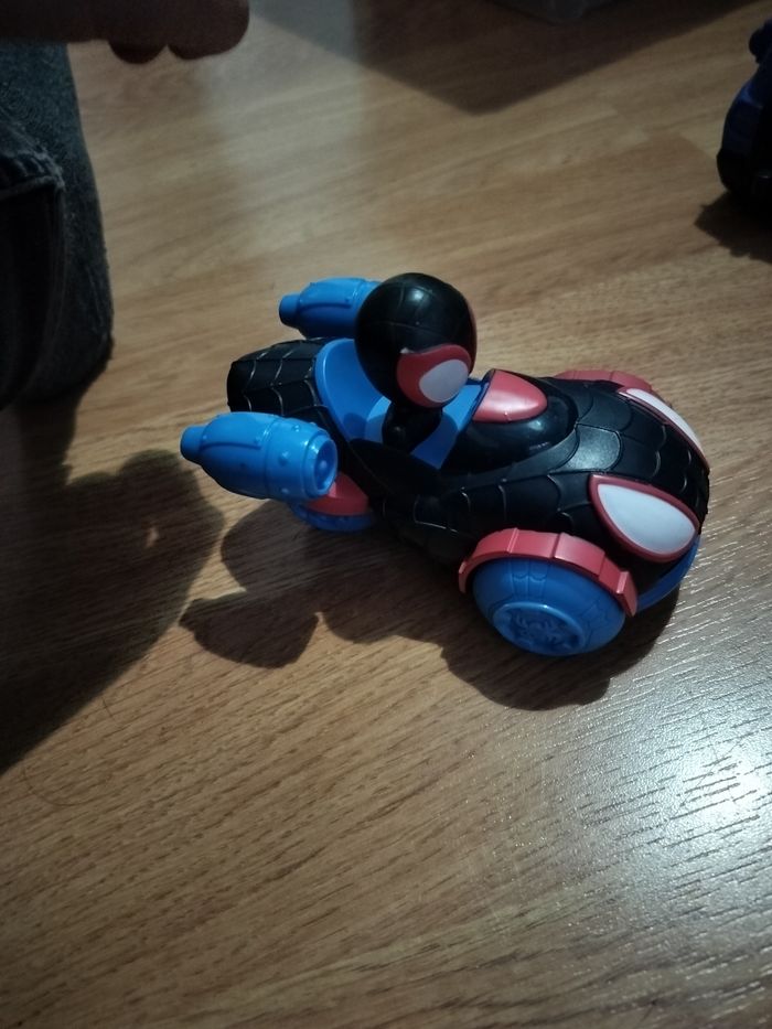 Voiture Spidey - photo numéro 3
