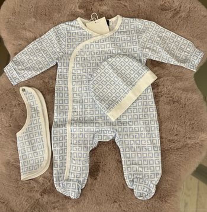 Ensemble bébé - photo numéro 3