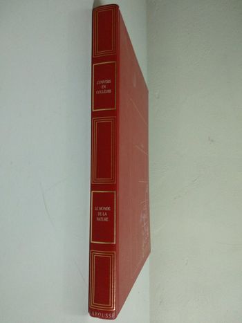 Livre L'univers en couleurs Larousse Le monde de la nature de 1989