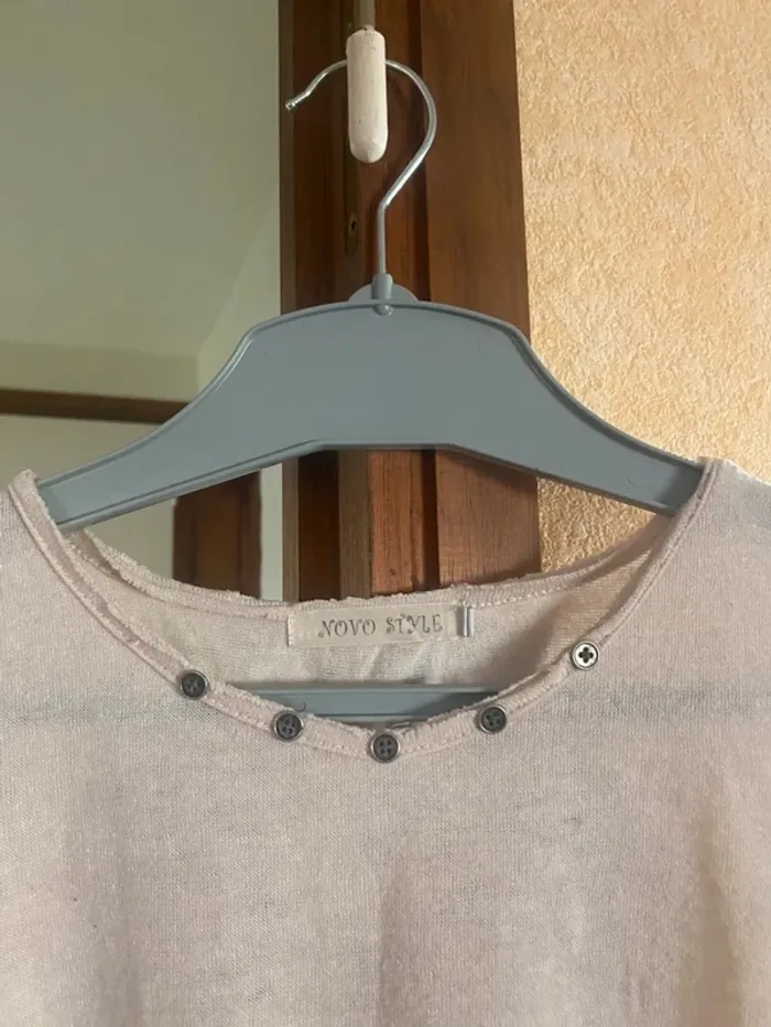 Tee-shirt fille 12 ans 🌸 Novo Style – Doux, chic & en très bon état ! - photo numéro 3