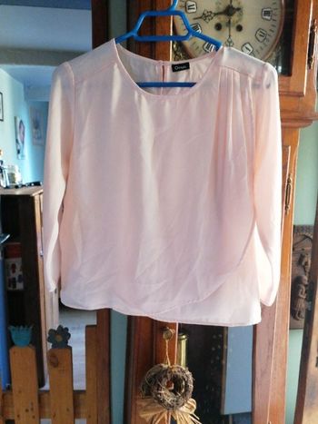 Blouse couleur rose pale
