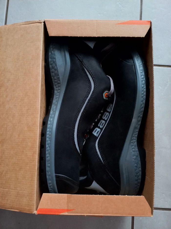 Chaussures sécurité 46 - photo numéro 2