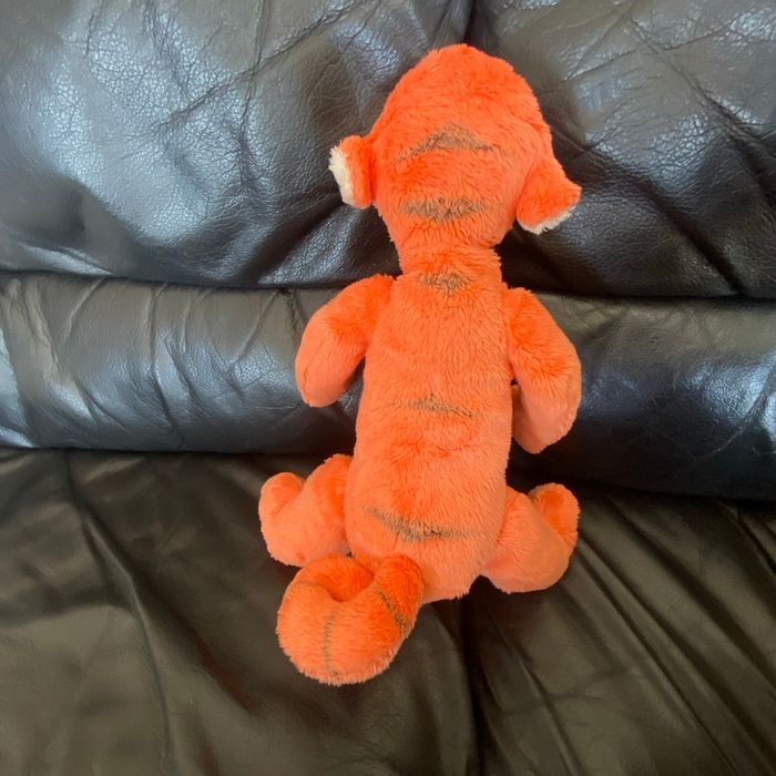 Peluche tigrou disney 33cm - photo numéro 2