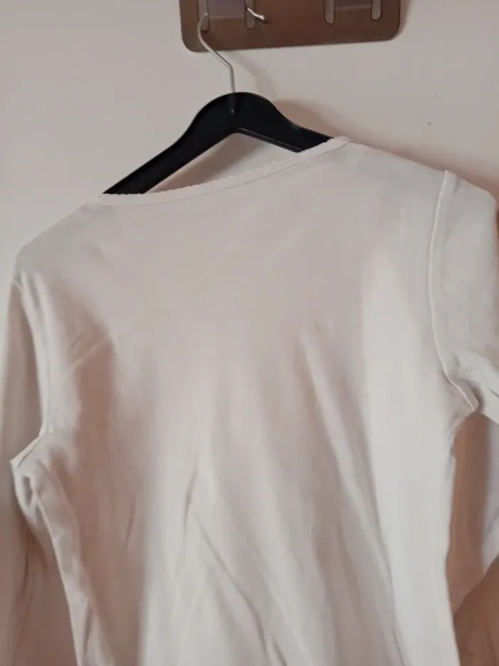 Tee-shirt manches longues blanc.  Kiabi. 10 ans. Coton - photo numéro 9