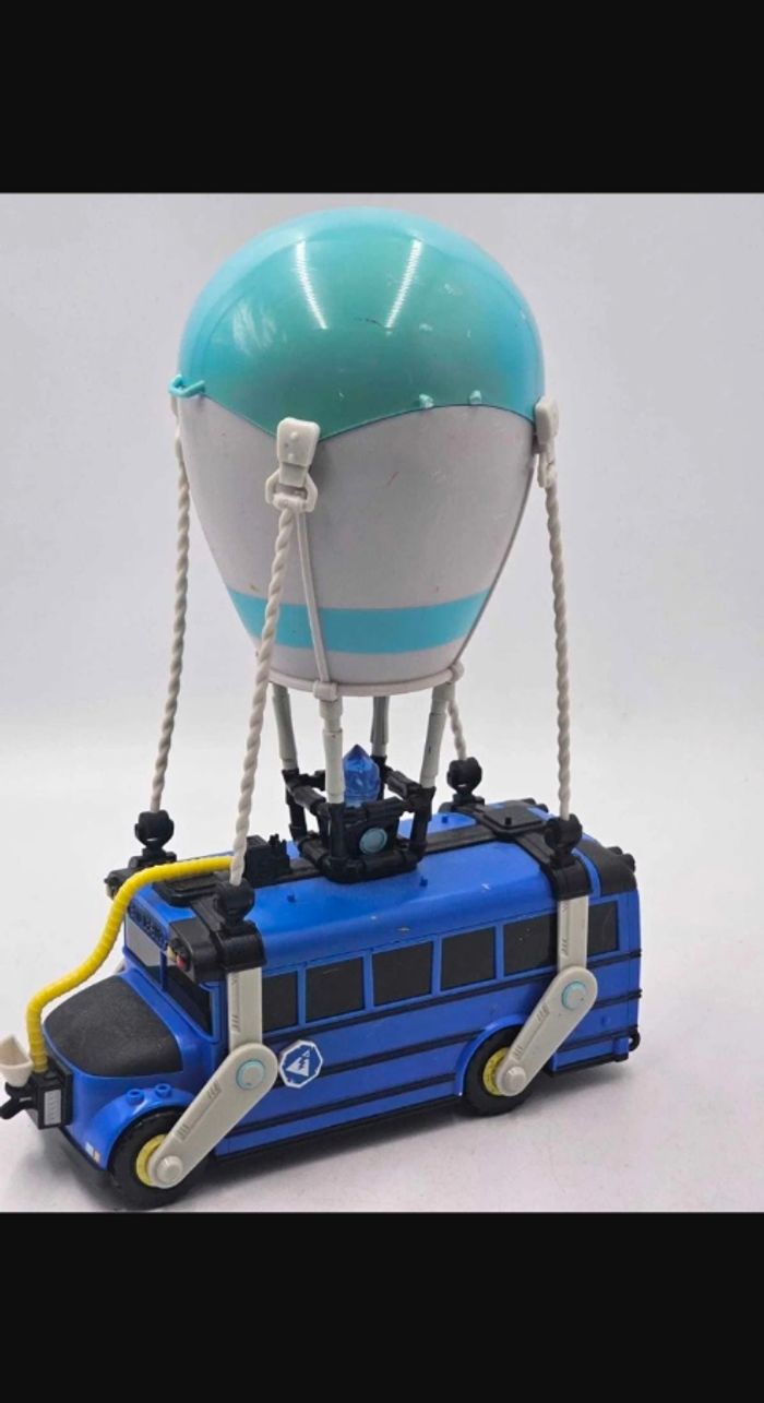 Battle Bus Fortnite - photo numéro 8