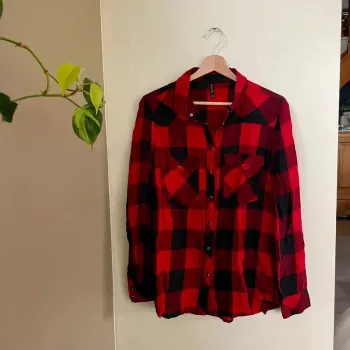 Chemise bûcheron à carreaux rouges et noirs Stradivarius L manches longues, 100% coton V V034