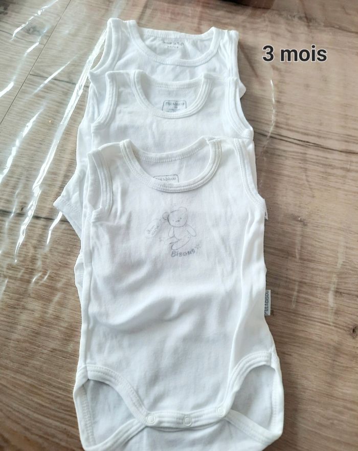 Lot de 3 bodys sans manche