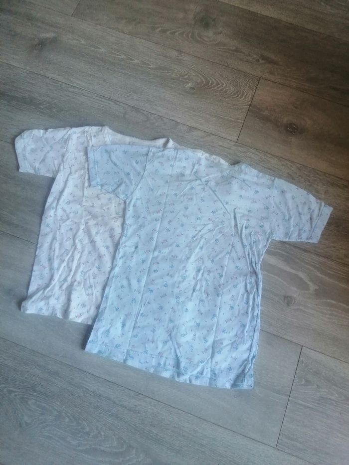 🌸Lot de deux tee-shirts fleuris Taille 8/10 ans Neuf "Kiabi" 🌸 - photo numéro 2