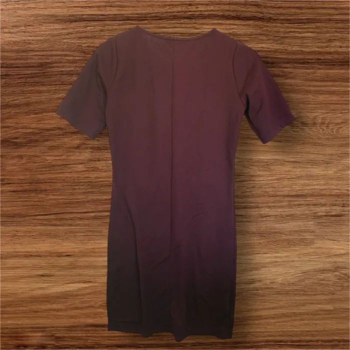 Robe bordeaux - photo numéro 2