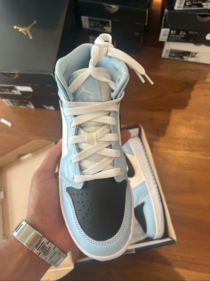 Jordan 1 taille 37.5 - photo numéro 2