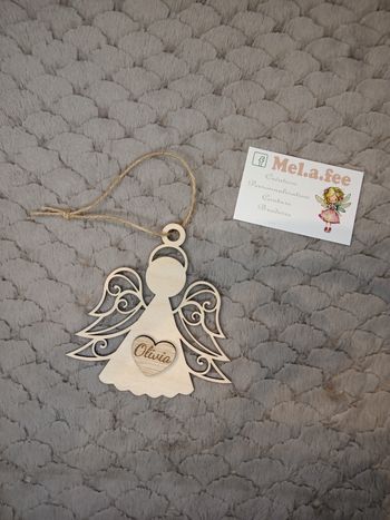 Ornements en bois personnalisé