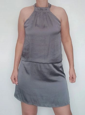 Robe de soirée satinée grise taille 38