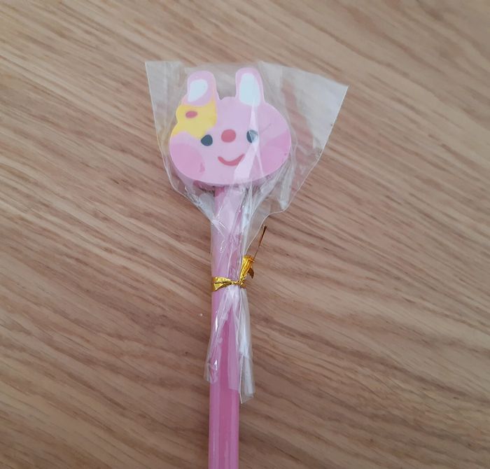 Crayon de bois avec gomme lapin