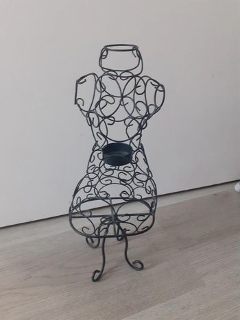 Porte bijoux mannequin fer forgé