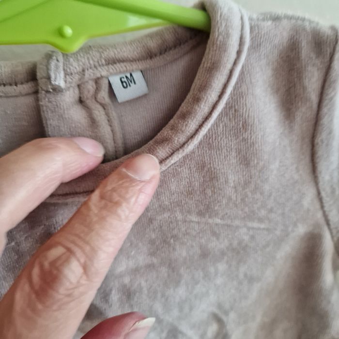 Pull 6 mois velours - photo numéro 3