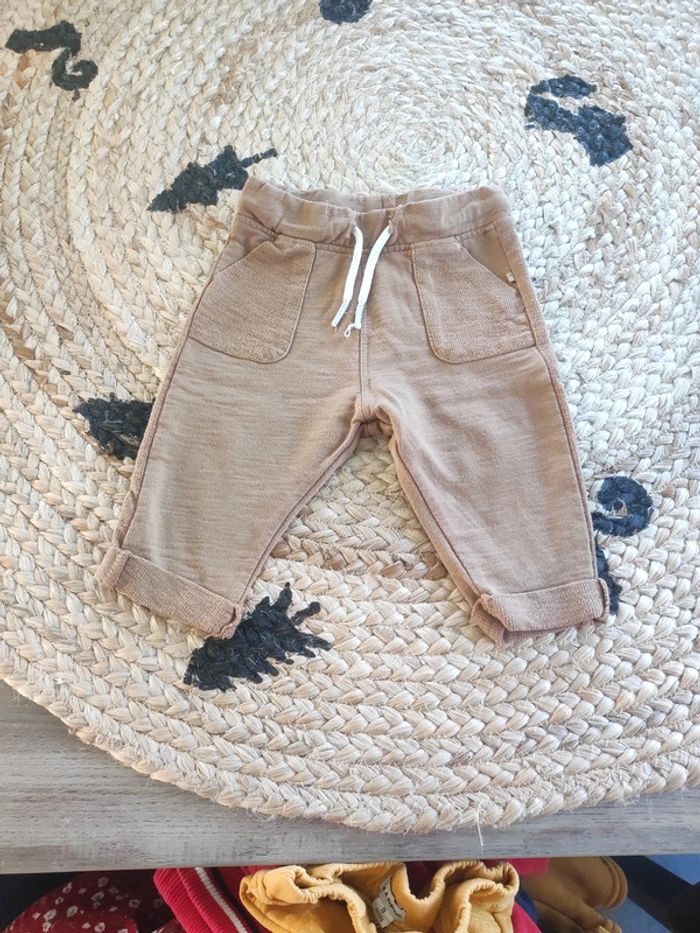 Lot 6 pantalons bébé garçon 9 mois - photo numéro 2
