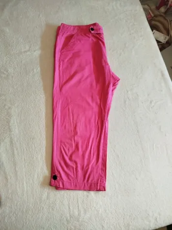 Pantacourt femme fuchsia Kiabi taille 42