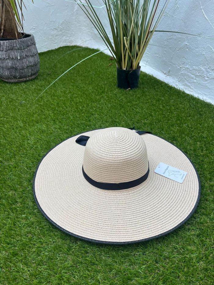 Très jolie chapeau taille unique neuf