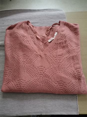 Pull ajouré rose