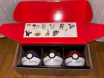 Pokémon Poké Ball tin bundle 3 balls 9 boosters