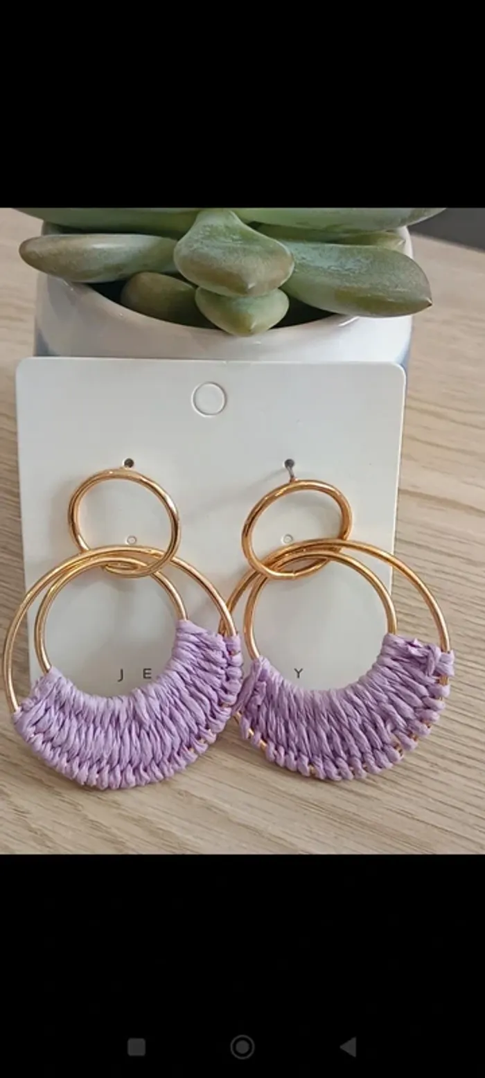 Boucles d'oreilles créoles violettes