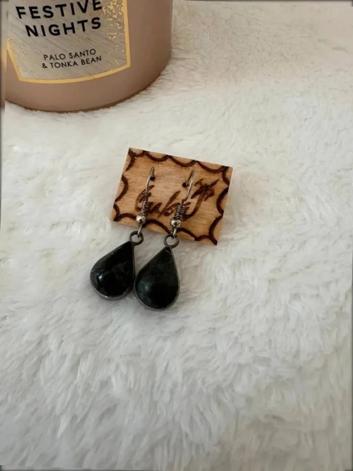 Boucles d’oreilles goutte noire élégantes – Style bohème chic - photo numéro 3