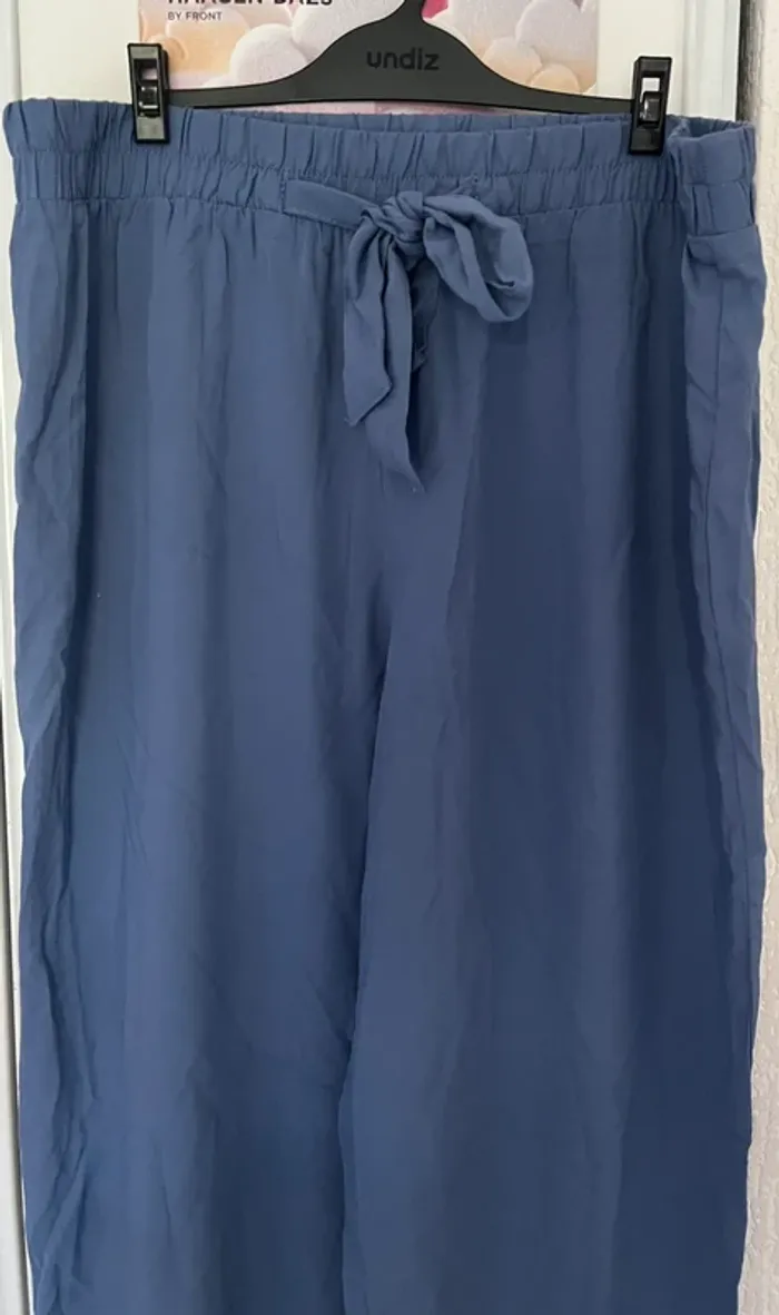 Pantalon bleu style mom resserrer avec une ceinture intégrée. - photo numéro 6
