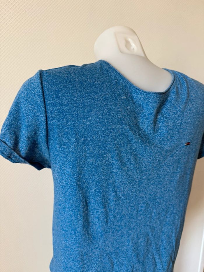 T - shirt bleu en très bon état tommy Hilfiger taille S - photo numéro 3
