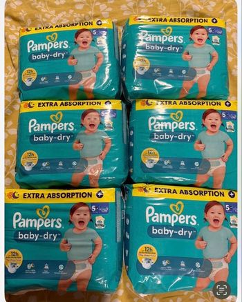 Six pack de couches Pampers taille 5 plus 