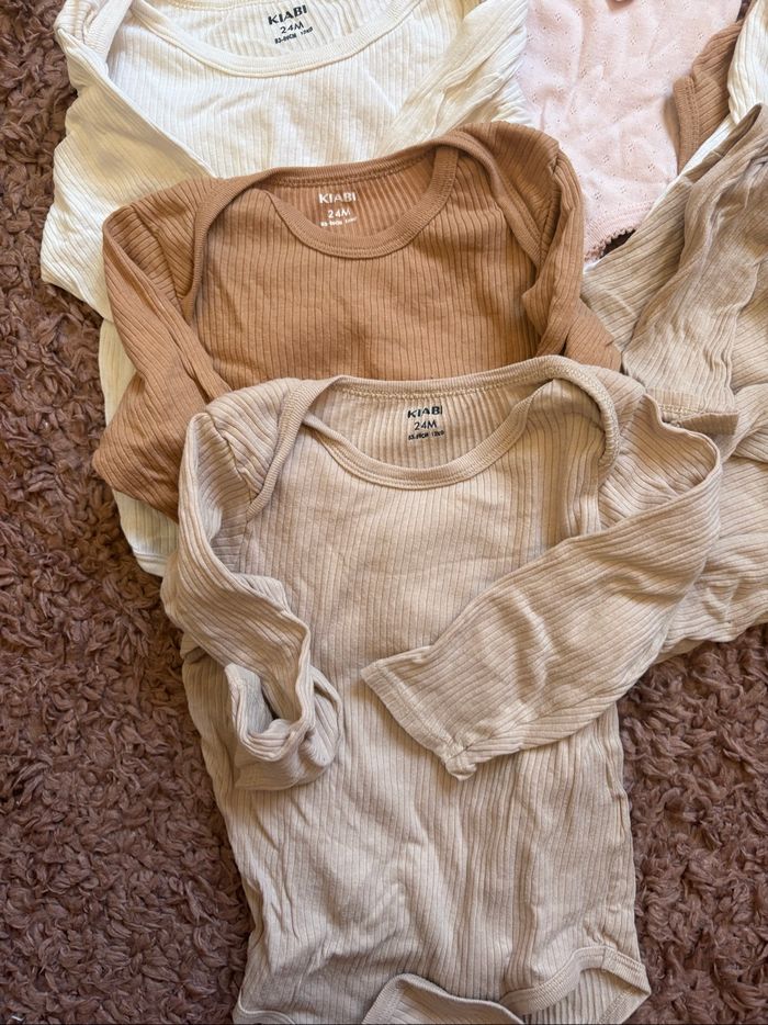 Lots de bodys bébé fille 24 mois - photo numéro 4