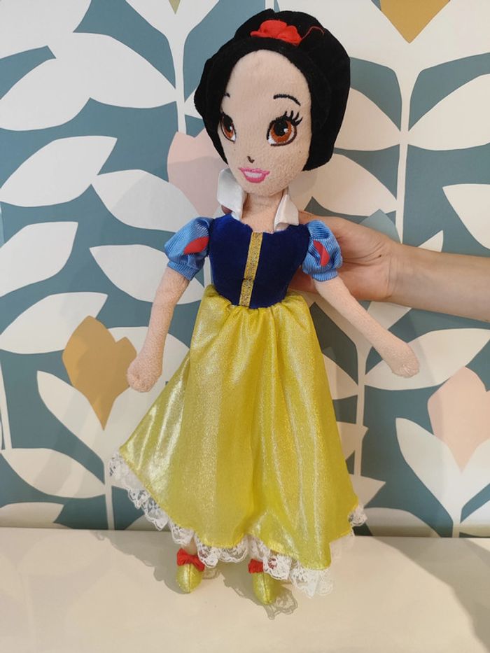Peluche poupée/ figurine blanche neige Disney - photo numéro 2