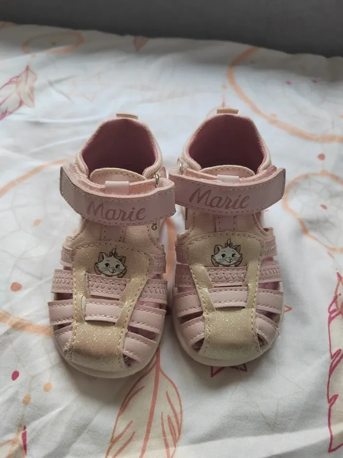 Sandales