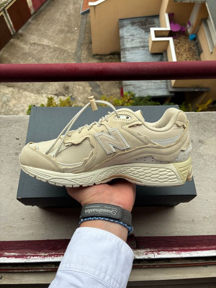 New Balance 2002R Cream  - Taille 40 - Neuves - photo numéro 2