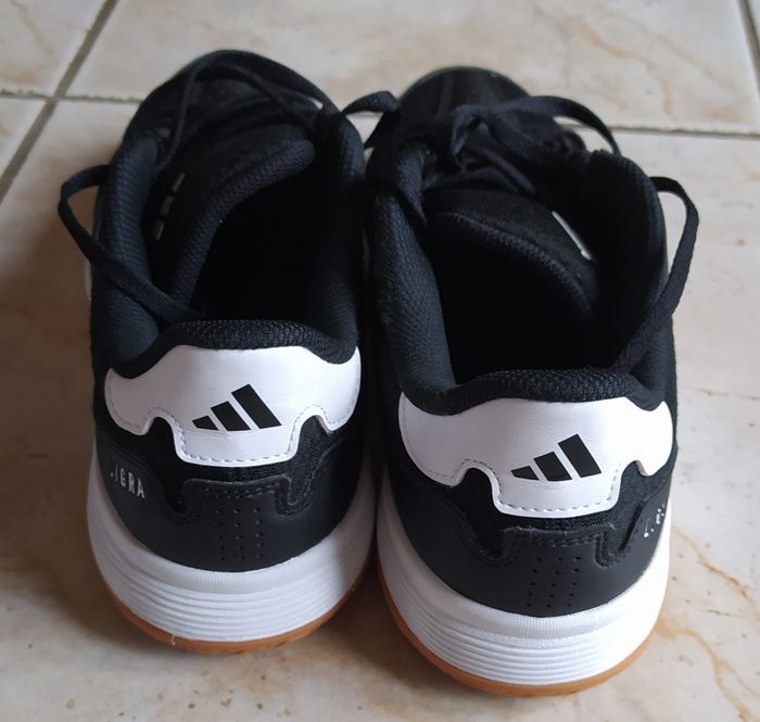 Baskets Adidas ligra taille 38 - photo numéro 4